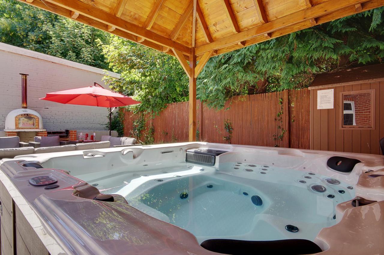 Cragside Villa With Hot Tub Bournemouth Eksteriør billede